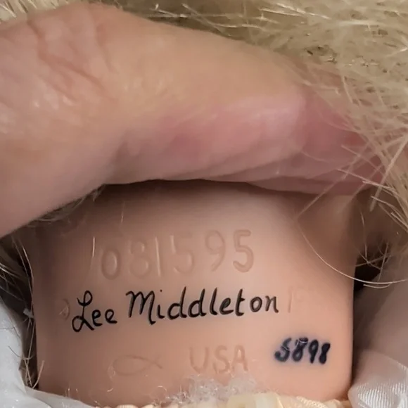 Pristine Lee Middleton Original Porcelain Doll Heavenly Collectible - Picture 13 of 16